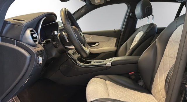 MERCEDES-BENZ GLC 300 AMG Line 4Matic