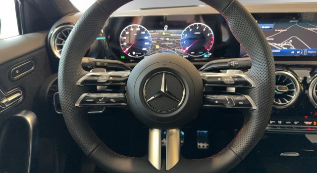 MERCEDES-BENZ A 200 Night Star 7G-DCT