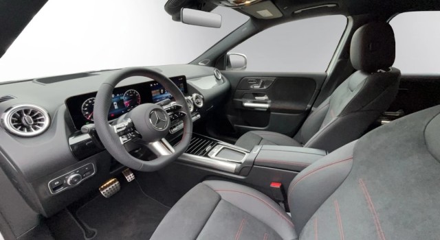 MERCEDES-BENZ GLA 250 4Matic 8G-DCT Swiss Star