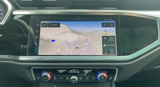AUDI Q3 40 TDI S line Attr qu