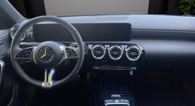 MERCEDES-BENZ A 200 Night Star 7G-DCT