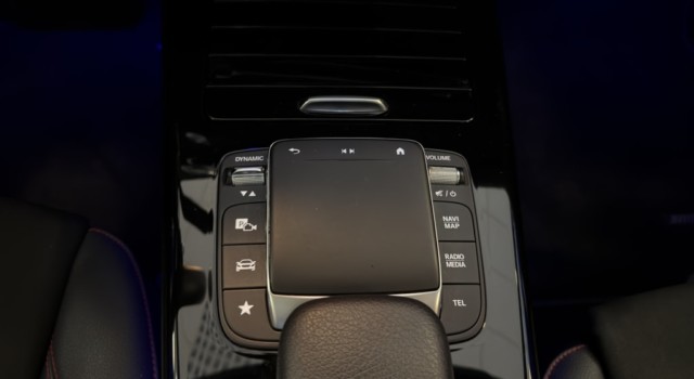 MERCEDES-BENZ A 180 Night Star AMG Line