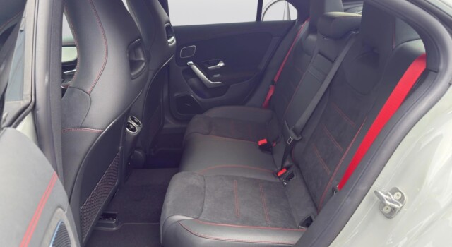 MERCEDES-BENZ CLA 35 AMG 4Matic 8G-DCT