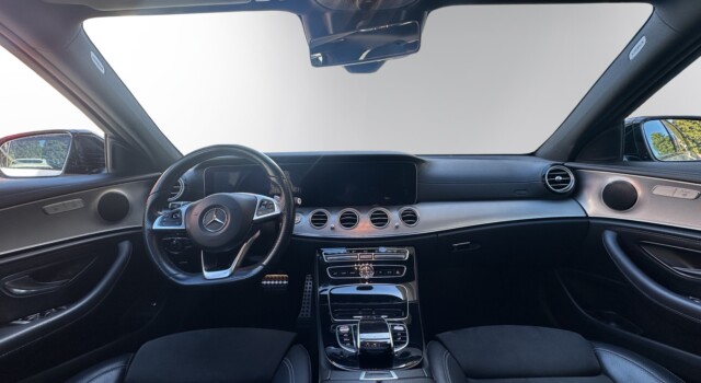 MERCEDES-BENZ E 220 d Swiss Star AMG 4M