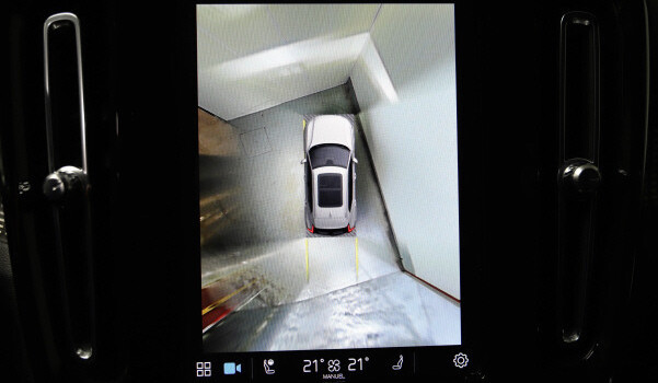 VOLVO XC40 P8 AWD Pure Electric R-Design