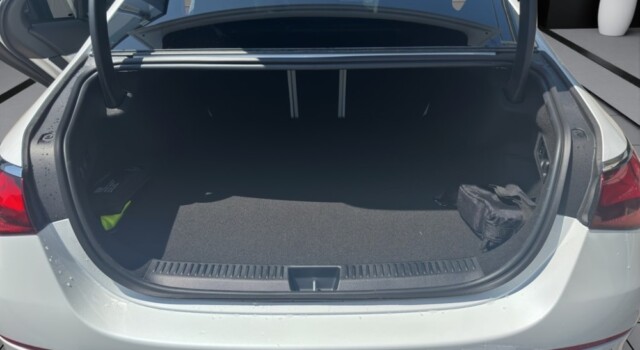 MERCEDES-BENZ E 400 e 4Matic 9G-Tronic