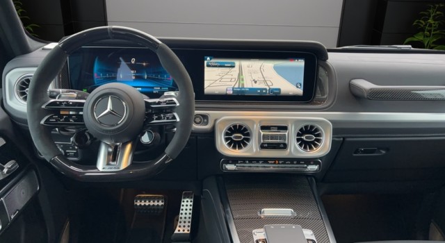 MERCEDES-BENZ G 63 AMG 9G-Tronic