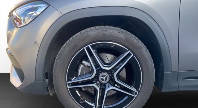 MERCEDES-BENZ GLA 220 d AMG Line 4Matic