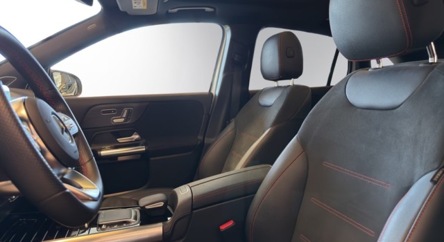 MERCEDES-BENZ GLA 250 AMG Line 4Matic