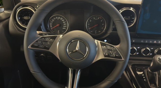 MERCEDES-BENZ T-CLASS T-Klasse 180 Style Automat