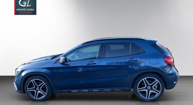 MERCEDES-BENZ GLA 200 AMG Line