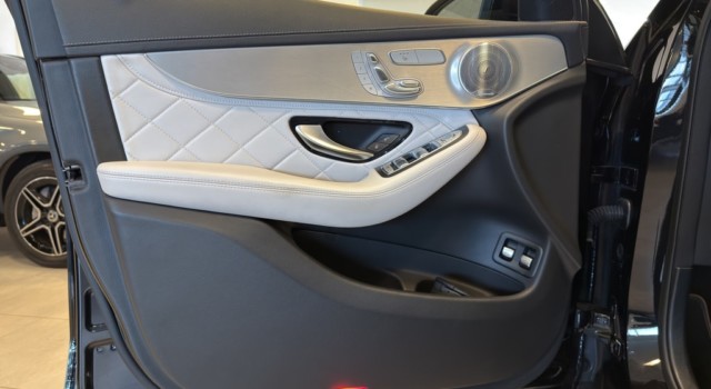 MERCEDES-BENZ GLC 300 AMG Line 4Matic