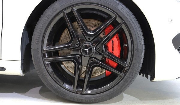 MERCEDES-BENZ CLA 45 AMG 4Matic