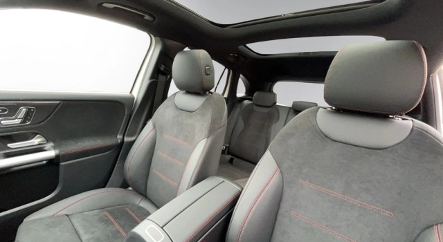 MERCEDES-BENZ GLA 250 4Matic 8G-DCT Swiss Star