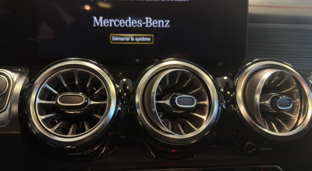 MERCEDES-BENZ EQB 350 66,5 kWh 4Matic Swiss Star