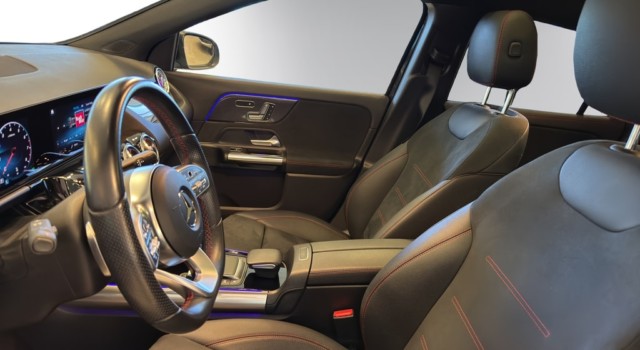 MERCEDES-BENZ GLA 250 AMG Line 4Matic