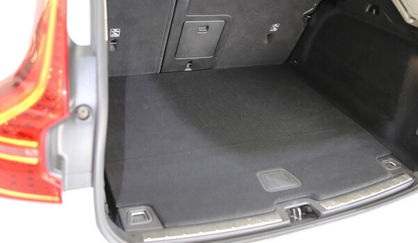 VOLVO XC60 T8 eAWD Momentum