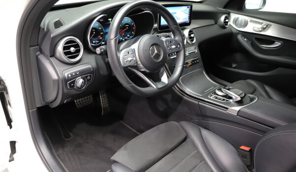 MERCEDES-BENZ C 200 4Matic AMG Line 9G-Tronic