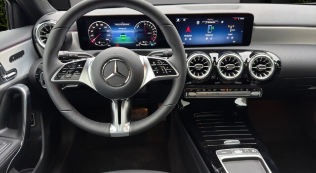 MERCEDES-BENZ A 250 e EQ Star 8G-DCT