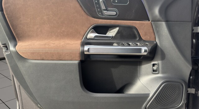 MERCEDES-BENZ GLB 250 4M