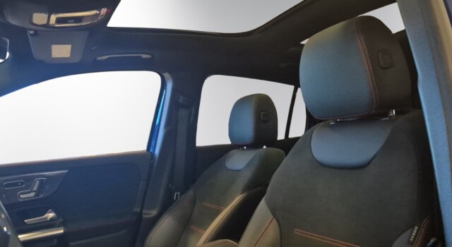 MERCEDES-BENZ GLA 200 Night Star 7G-DCT