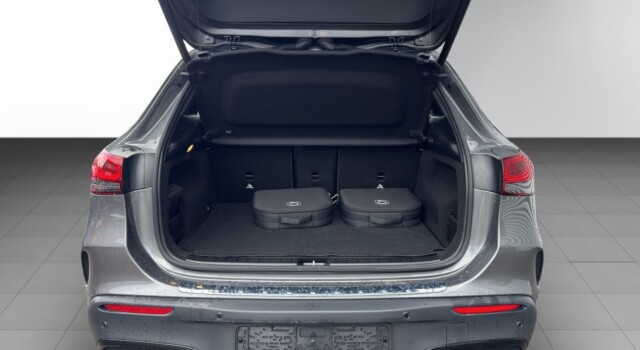 MERCEDES-BENZ EQA 300 AMG Line 4Matic