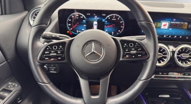 MERCEDES-BENZ GLA 250 AMG Line 4Matic