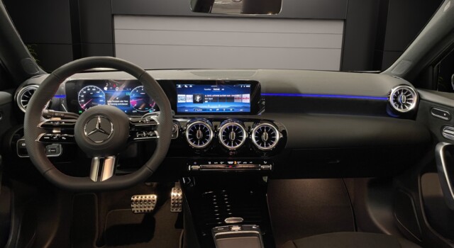 MERCEDES-BENZ A 200 Night Star 7G-DCT