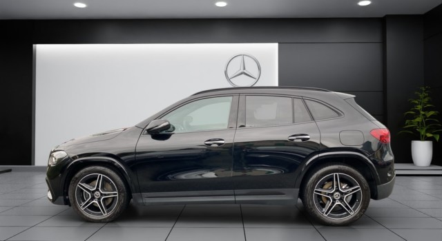 MERCEDES-BENZ GLA 200 7G-DCT