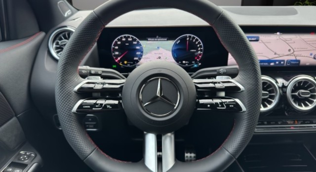 MERCEDES-BENZ GLA 220 4Matic 8G-DCT