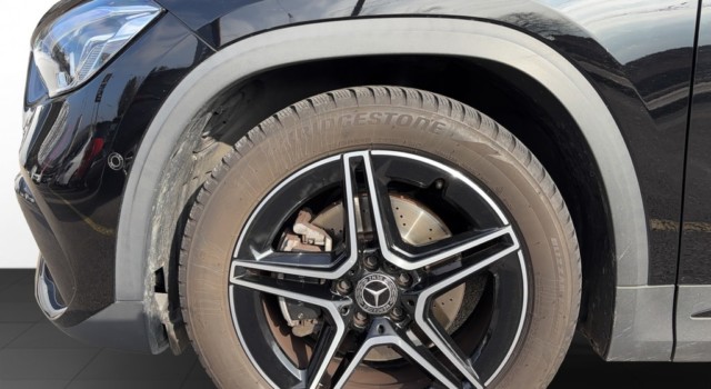 MERCEDES-BENZ GLA 200 AMG Line 7G-DCT