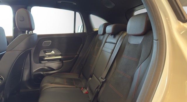 MERCEDES-BENZ GLA 250 AMG Line 4Matic