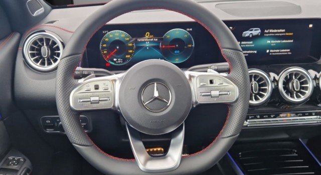 MERCEDES-BENZ EQB 350 66,5 kWh 4Matic Swiss Star