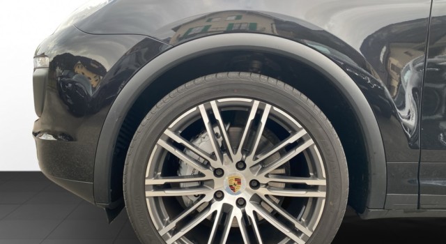 PORSCHE CAYENNE S