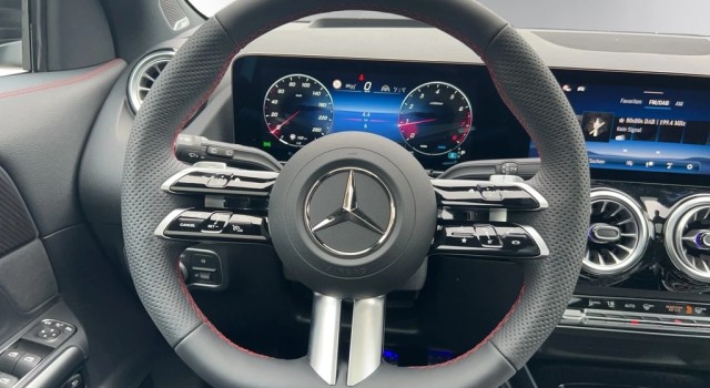 MERCEDES-BENZ GLA 250 4Matic 8G-DCT Swiss Star