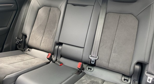 AUDI Q3 40 TDI S line Attr qu