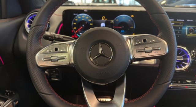 MERCEDES-BENZ EQB 350 66,5 kWh 4Matic Swiss Star