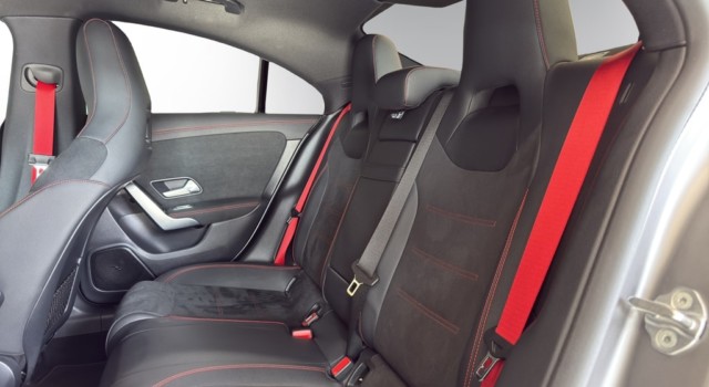 MERCEDES-BENZ CLA 35 AMG 4Matic