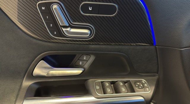 MERCEDES-BENZ GLA 250 AMG Line 4Matic