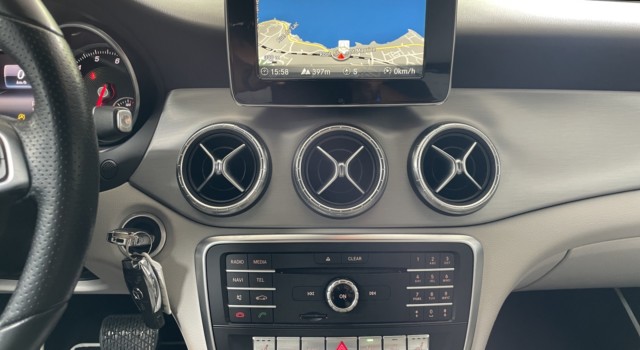 MERCEDES-BENZ CLA 200 Night Star 7G-DCT