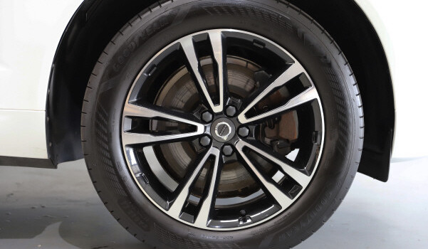 VOLVO XC60 T8 eAWD Momentum