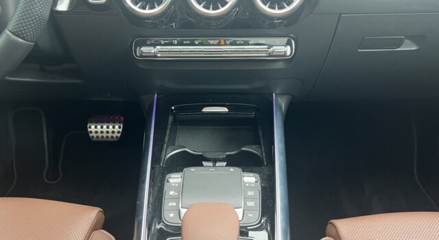 MERCEDES-BENZ GLA 35 AMG 4Matic 8G-Speedshift DCT