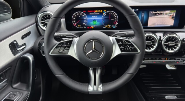 MERCEDES-BENZ A 250 e EQ Star 8G-DCT