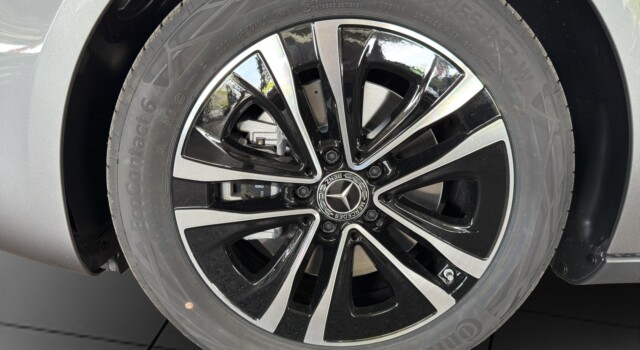 MERCEDES-BENZ A 220 4Matic 8G-DCT