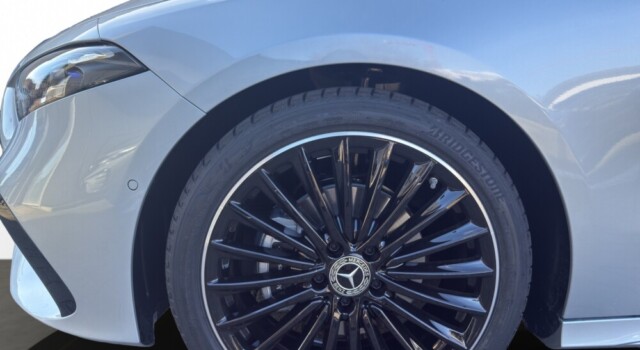 MERCEDES-BENZ A 200 Night Star 7G-DCT