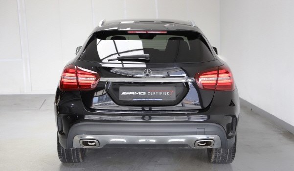 MERCEDES-BENZ GLA 250 AMG Line 4Matic