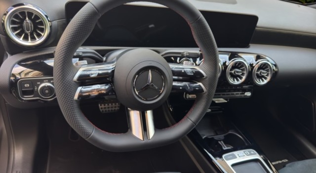 MERCEDES-BENZ A 200 Night Star 7G-DCT