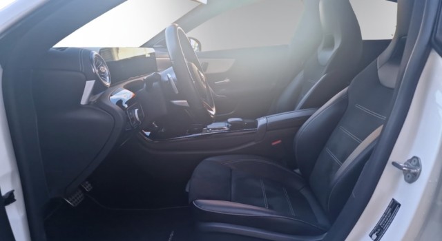 MERCEDES-BENZ CLA 250 AMG Line 4Matic