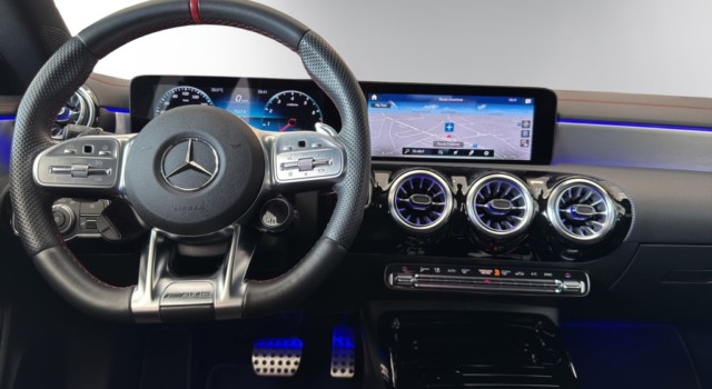 MERCEDES-BENZ CLA 35 AMG 4Matic