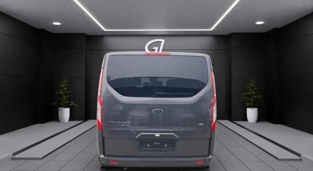 FORD TOURNEO CUSTOM 320 L1H1 Titanium PHEV
